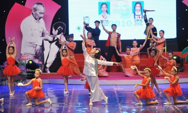 Tổ chức Hội thi “Chúng em kể chuyện Bác Hồ” toàn quốc năm 2015